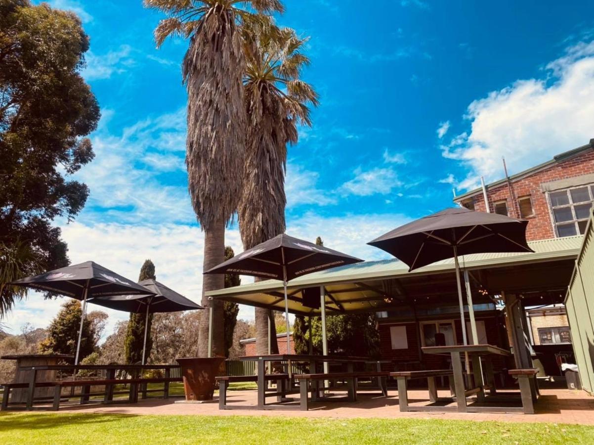 Donnybrook Hotel WA Buitenkant foto